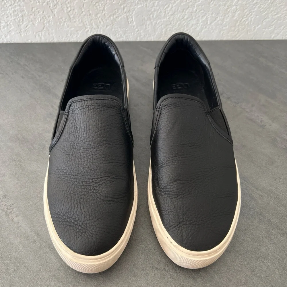 UGG Black Leather‎ Slip On Slides Sneakers Casual Shoes Women’s Size 9